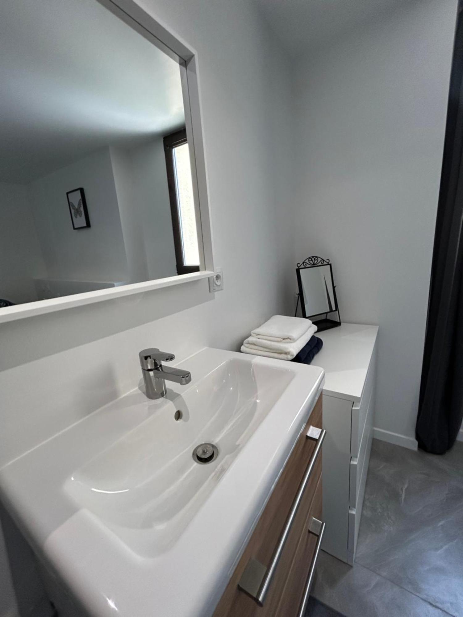 Residence "A Torbia" , 4 Appartements De 2 A 6 Personnes La Turbie Bilik gambar